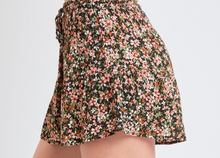 Load image into Gallery viewer, Floral Flounce Shorts