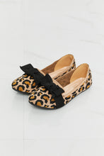 Load image into Gallery viewer, Forever Link Leopard Bow Detail Flats