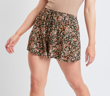 Load image into Gallery viewer, Floral Flounce Shorts
