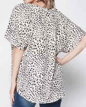 Load image into Gallery viewer, Leopard Notch Neck Top
